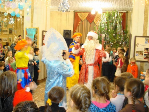 Внимание! Новогодние спектакли