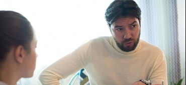 РЕЖИССЁР «28 ПАНФИЛОВЦЕВ» ПОСТАВИТ СПЕКТАКЛЬ В ОМСКОМ ТЕАТРЕ