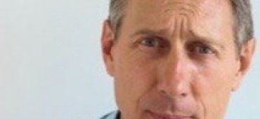 В театре «Студия» Л.Ермолаевой назначили нового худрука.