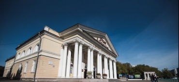 В омском театре "Студия" Л. Ермолаевой назначили нового художественного руководителя.