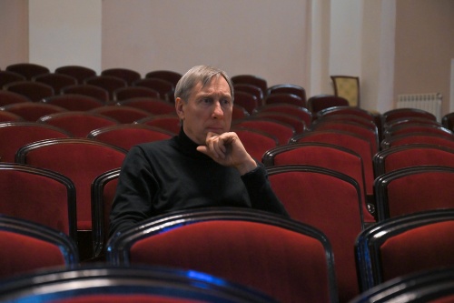 Режиссер премьерного спектакля "Вишневый сад"