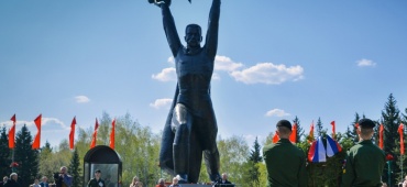 ПРАЗДНОВАНИЕ 80-ой ГОДОВЩИНЫ ПОБЕДЫ СОВЕТСКОГО НАРОДА В ВЕЛИКОЙ ОТЕЧЕСТВЕННОЙ ВОЙНЕ 1941-1945 ГГ. В ПАРКЕ ИМ.30-ЛЕТИЯ ПОБЕДЫ. Одна Великая Победа!