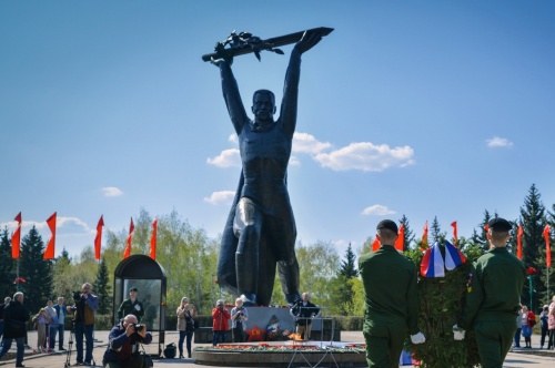 ПРАЗДНОВАНИЕ 80-ой ГОДОВЩИНЫ ПОБЕДЫ СОВЕТСКОГО НАРОДА В ВЕЛИКОЙ ОТЕЧЕСТВЕННОЙ ВОЙНЕ 1941-1945 ГГ. В ПАРКЕ ИМ.30-ЛЕТИЯ ПОБЕДЫ. Одна Великая Победа!